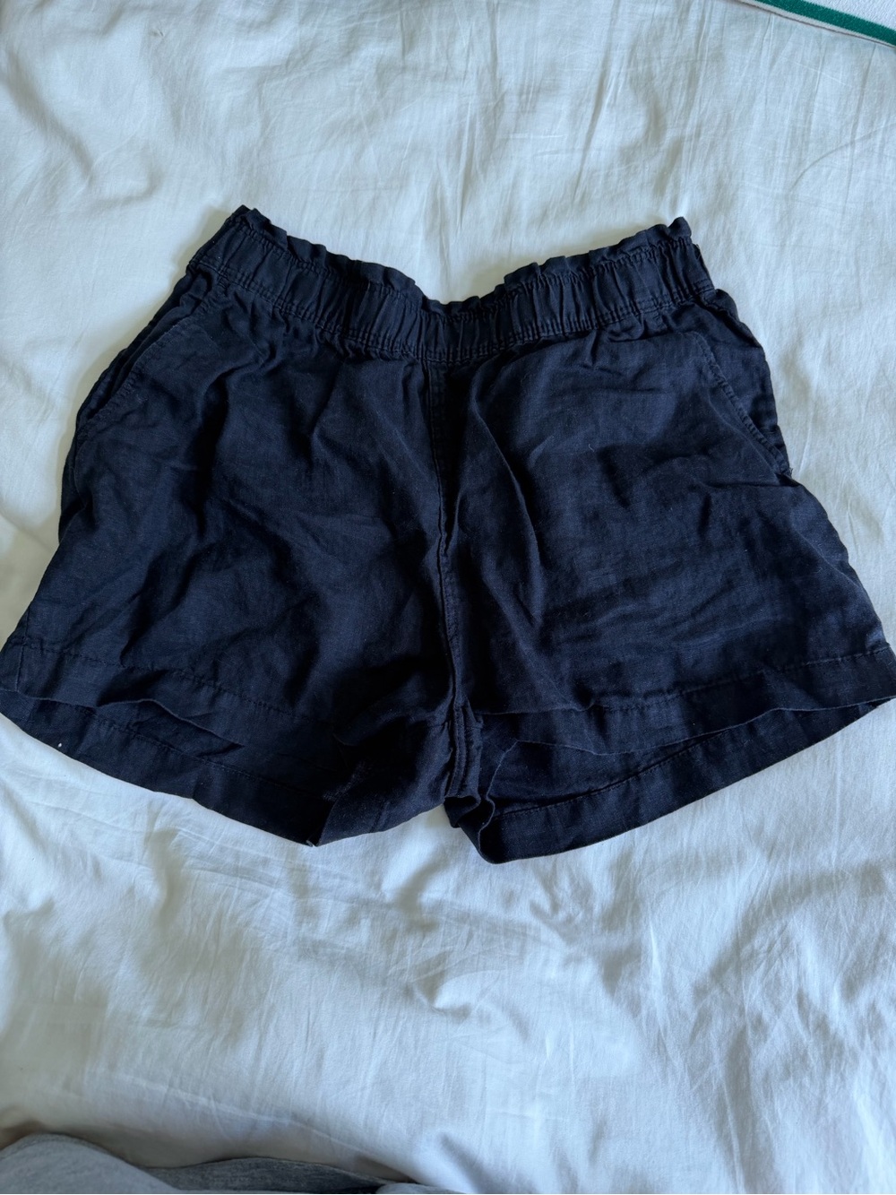 H&M Black High-Waist Linen-Blend Casual Shorts